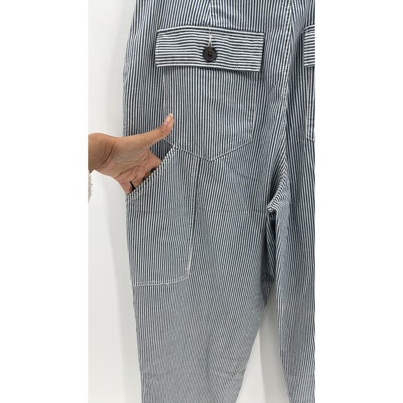 Universal Threads blue railroad striped high waisted wide leg carpenter pant - Picture 8 of 9